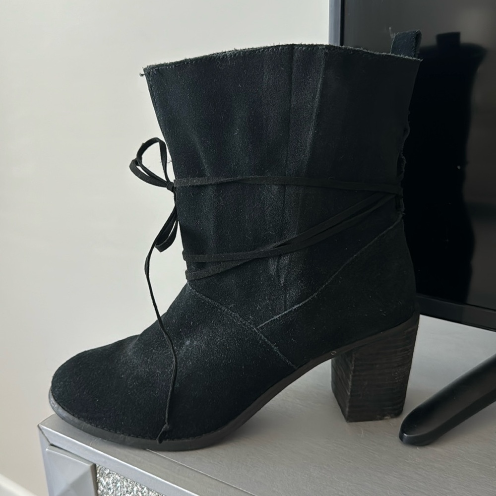 Toms Suede Black Tie Booties